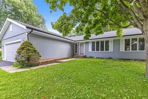 Exterior - 6855 Nestlewood Dr, Roscoe, IL 61073 photo 4 of 4