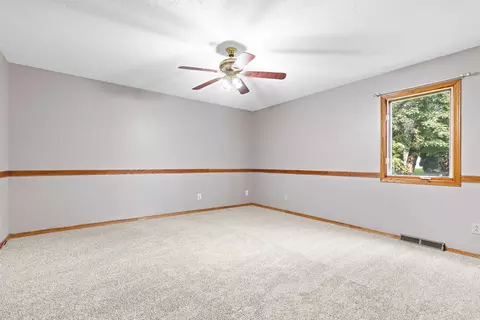 Bedroom - 6855 Nestlewood Dr, Roscoe, IL 61073 photo 1 of 3