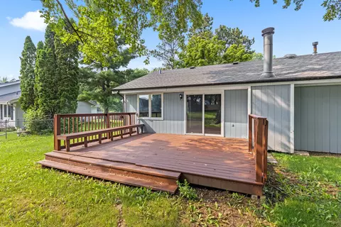 Exterior - 6855 Nestlewood Dr, Roscoe, IL 61073 photo 2 of 4