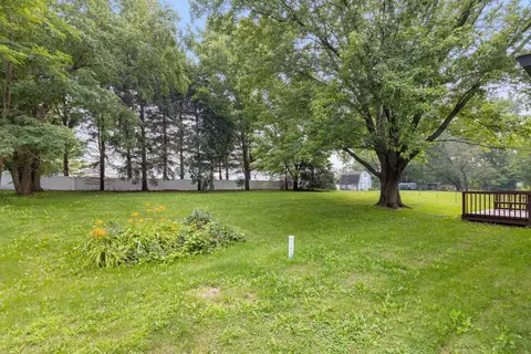 Exterior - 6855 Nestlewood Dr, Roscoe, IL 61073 photo 3 of 4