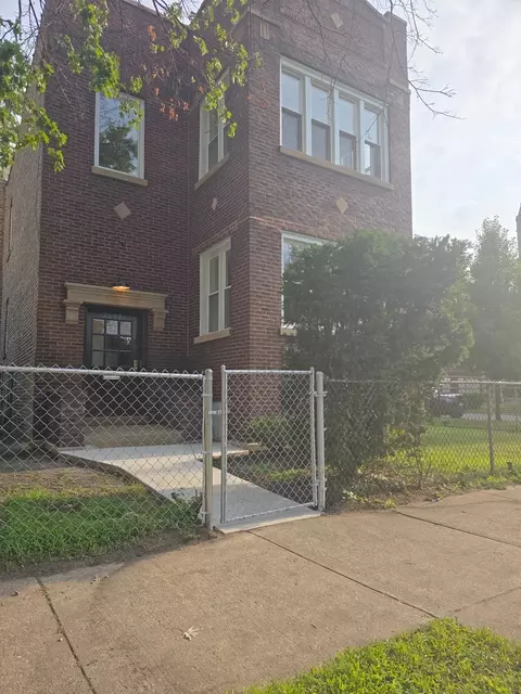 2601 E 78th St, Chicago, IL 60649