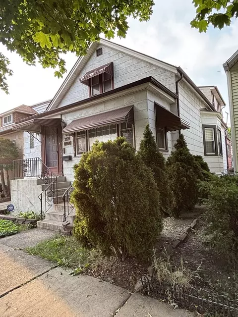 5410 W Berenice Ave, Chicago, IL 60641