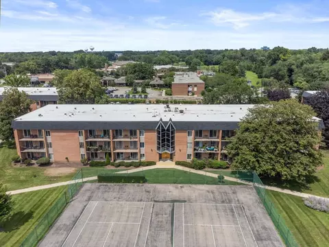 1056 N Mill St #103, Naperville, IL 60563