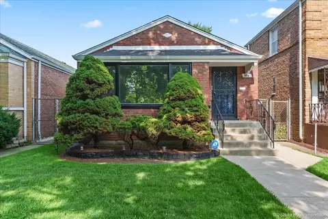 8816 S Jeffery Blvd, Chicago, IL 60617
