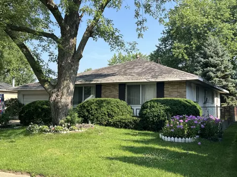 813 Stowell Ave, Streamwood, IL 60107