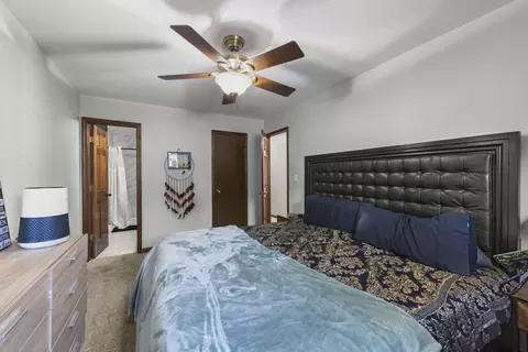 Bedroom - 2311 Greenleaf Ct, Aurora, IL 60506 photo 2 of 4