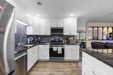 Kitchen - 2311 Greenleaf Ct, Aurora, IL 60506 photo 3 of 4
