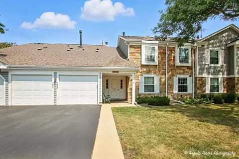 1005 Auburn Ln, Buffalo Grove, IL 60089
