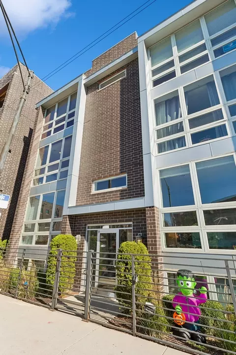 3215 N Elston Ave #2N, Chicago, IL 60618