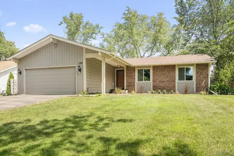 1109 N Thackeray Dr, Palatine, IL 60067