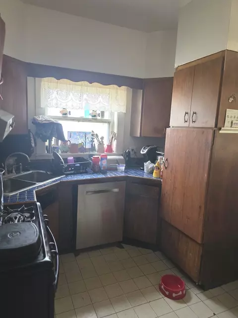 Kitchen - 7539 S Yates Blvd, Chicago, IL 60649 photo 1 of 1