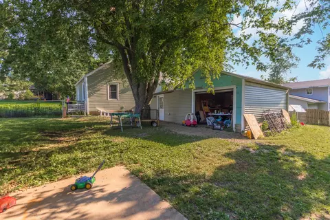 Exterior - 208 Reagan Dr, Eureka, IL 61530 photo 4 of 5