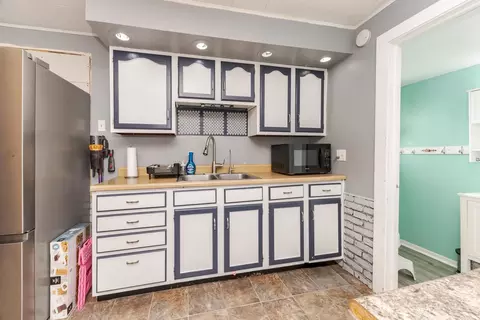 Kitchen - 208 Reagan Dr, Eureka, IL 61530 photo 1 of 3