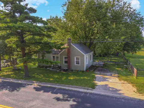 View/Area - 208 Reagan Dr, Eureka, IL 61530 photo 1 of 5
