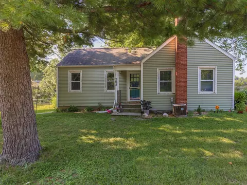 Exterior - 208 Reagan Dr, Eureka, IL 61530 photo 3 of 5