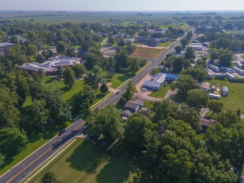 View/Area - 208 Reagan Dr, Eureka, IL 61530 photo 2 of 5