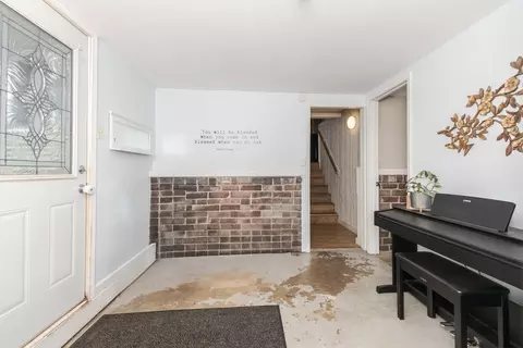 Entry Way - 208 Reagan Dr, Eureka, IL 61530 photo 5 of 5