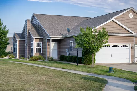 3047 E Stillwater Lndg, Urbana, IL 61802