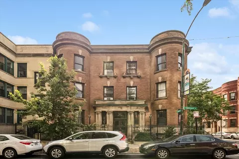 523 W Belmont Ave #2E, Chicago, IL 60657