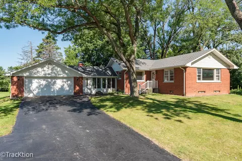 454 Andrus Rd, Downers Grove, IL 60516