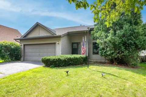 729 Cottonwood Cir, Genoa, IL 60135