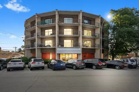 3900 W 95th St #304, Evergreen Park, IL 60805