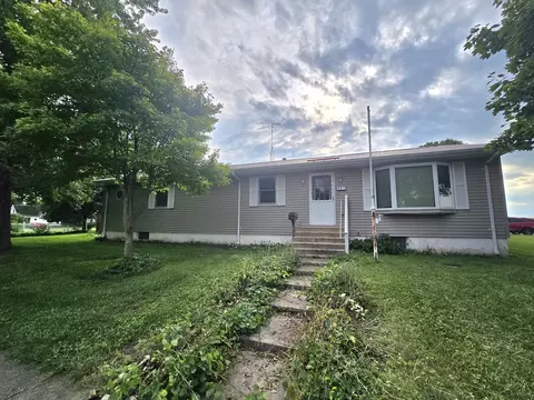 807 Second St, Beaverville, IL 60912