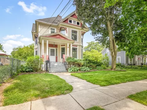 924 Pearl St, Belvidere, IL 61008