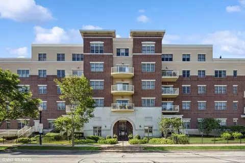 965 Rogers St #202, Downers Grove, IL 60515
