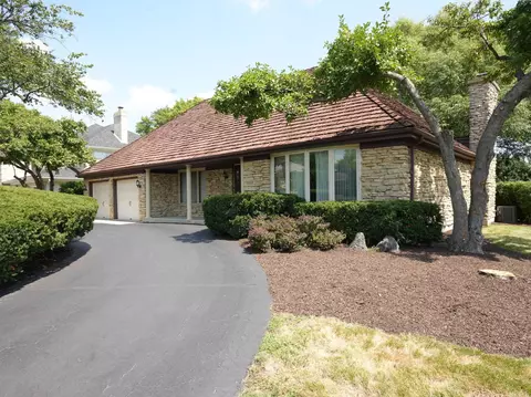 2 S631 Avenue Latours, Oak Brook, IL 60523