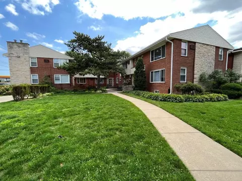 1535 Bonnie Brae Pl #11, River Forest, IL 60305