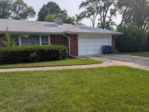 1005 E Forest Ave, Des Plaines, IL 60018