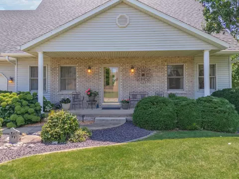 113 Hillcrest St, Gridley, IL 61744 photo 5