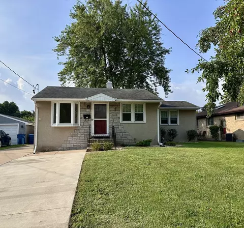 2328 9th St, Peru, IL 61354 photo 2