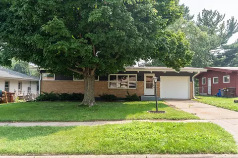 816 Hawthorne Ave, Rockford, IL 61108