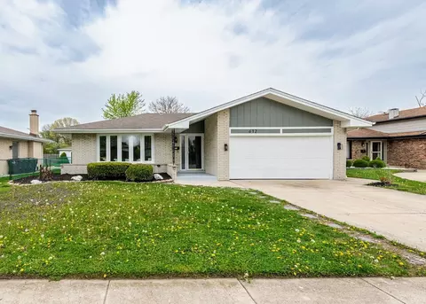 612 Thornwood Dr, South Holland, IL 60473