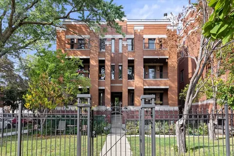 2554 W Logan Blvd #402, Chicago, IL 60647
