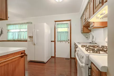 Kitchen - 1307 Pinehurst Dr, Bloomington, IL 61704 photo 2 of 4