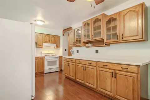 Kitchen - 1307 Pinehurst Dr, Bloomington, IL 61704 photo 4 of 4