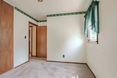 Bedroom - 1307 Pinehurst Dr, Bloomington, IL 61704 photo 5 of 7