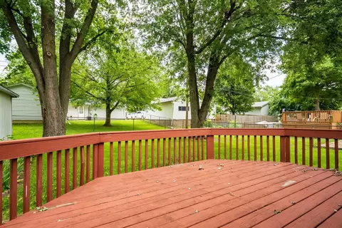 Exterior - 1307 Pinehurst Dr, Bloomington, IL 61704 photo 7 of 10