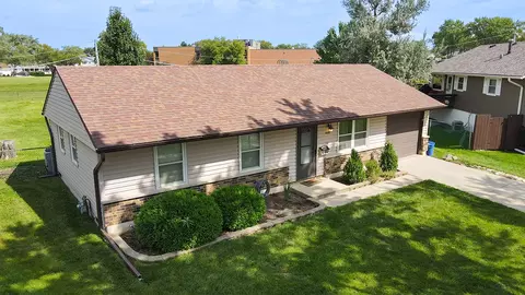 408 Beebe Ct, Streamwood, IL 60107