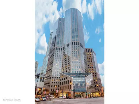 950 N Michigan Ave #2901, Chicago, IL 60611