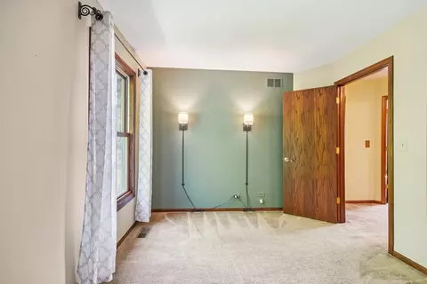 Bedroom - 761 Mayfair Ln, Algonquin, IL 60102 photo 5 of 5