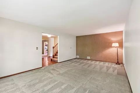 Living - 761 Mayfair Ln, Algonquin, IL 60102 photo 2 of 4