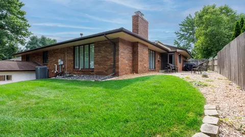 Exterior - 212 Hampton Dr, Bloomington, IL 61704 photo 10 of 11