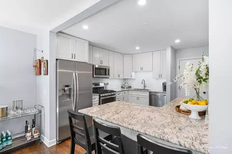 1204 Beau Dr, Park Ridge, IL 60068 photo 4