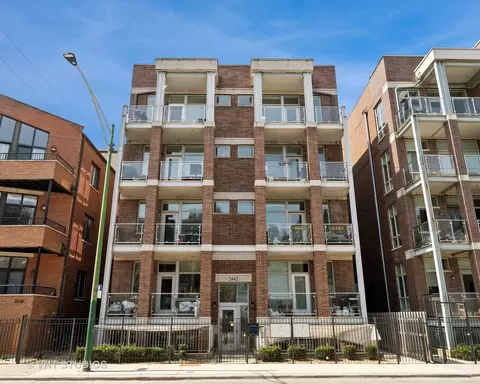 2442 N Clybourn Ave #5S, Chicago, IL 60614