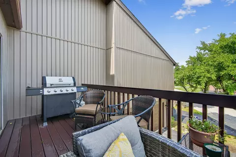 751 High Ridge Rd, Roselle, IL 60172 photo 11