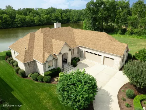 335 Edgewater Dr, Morris, IL 60450 photo 1